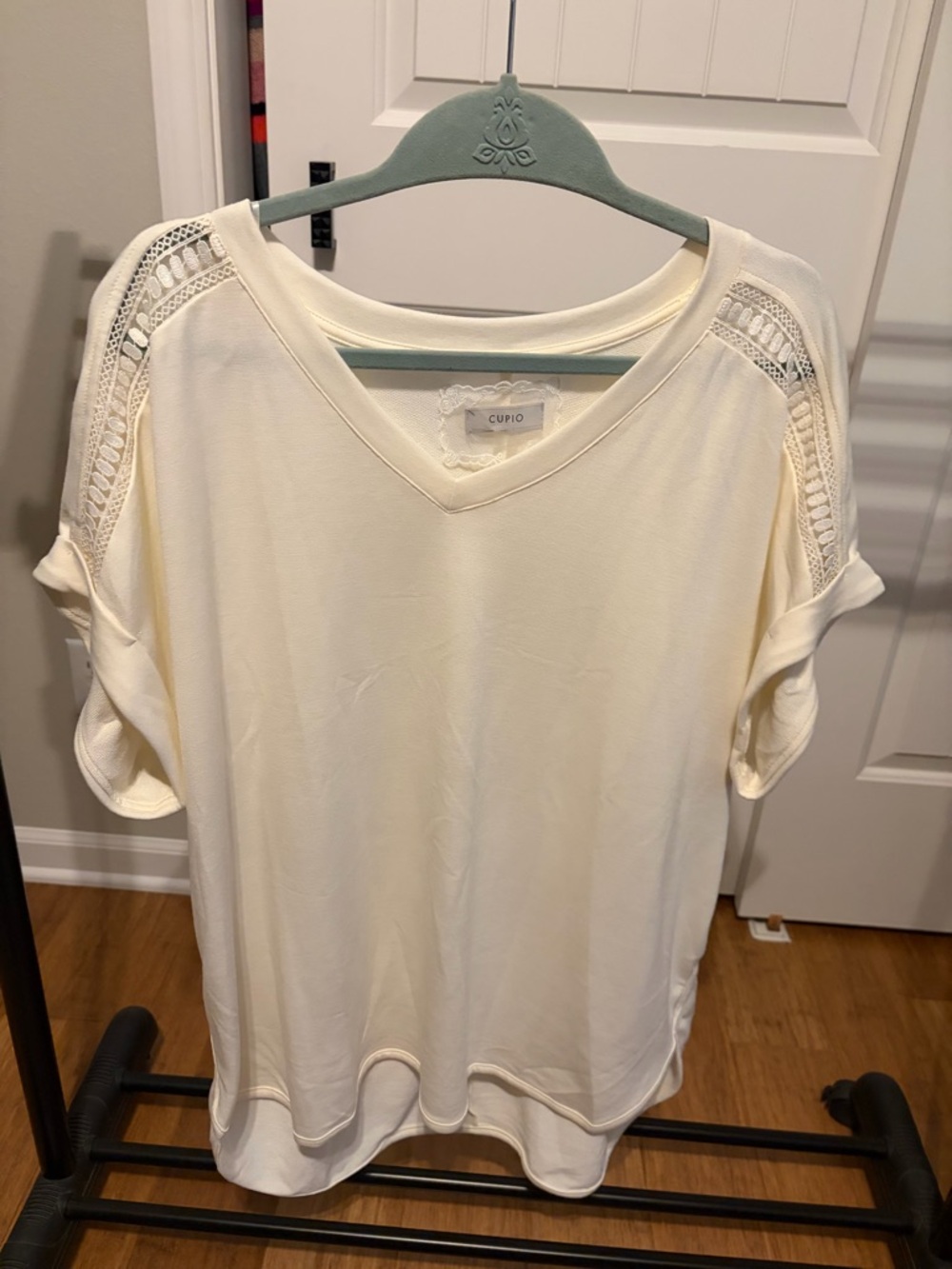 Cupio Cream Crochet-Trim V-Neck Short Sleeve Top